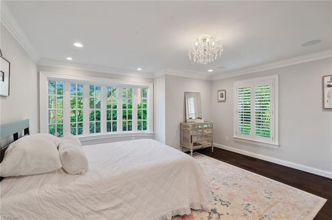 (2nd) En suite Guest Bedroom w/ Walk-in Closet | Image 34