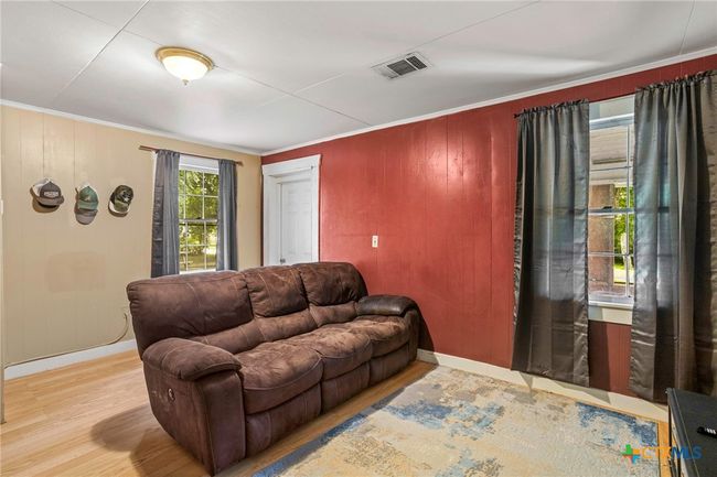 921 S Laurel Ave, House other with 3 bedrooms, 1 bathrooms and null parking in Luling TX | Image 5