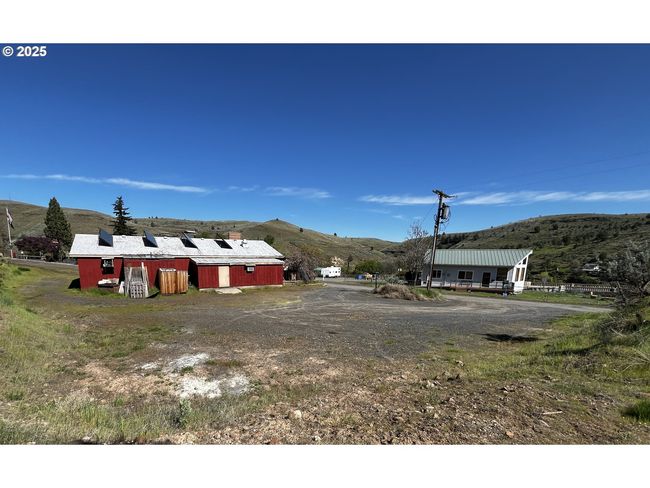 99 3 Rd St, House other with 1 bedrooms, 2 bathrooms and null parking in Maupin OR | Image 5