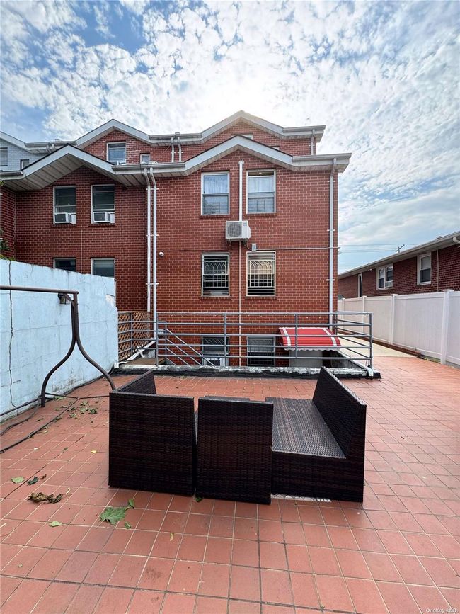 1303 128 Th St, Home with 6 bedrooms, 4 bathrooms and null parking in College Point NY | Image 22