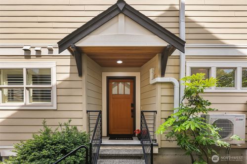 a-3122 Franklin Ave E, Seattle, WA, 98102-3851 | Card Image