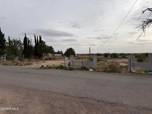 13570 Chicken Ranch Rd, San Elizario, TX, 79849-8900 | Card Image