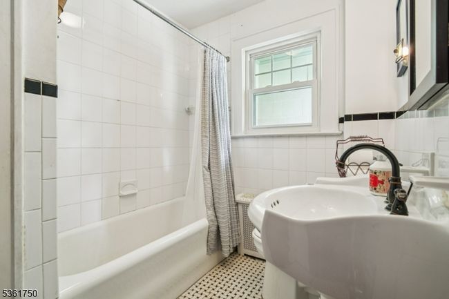 27 Fairway Dr, House other with 7 bedrooms, 5 bathrooms and null parking in West Orange NJ | Image 22