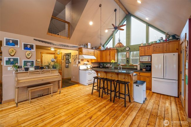 8970 Samuel Ln, House other with 4 bedrooms, 4 bathrooms and 2 parking in Maple Falls WA | Image 8