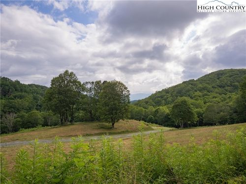 1 Roost Lane, Banner Elk, NC, 28604 | Card Image