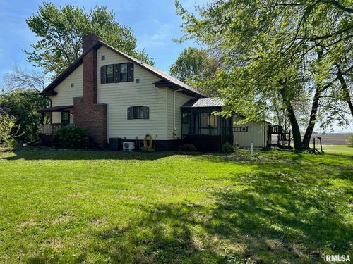 888 E Erie St, Palmer, IL, 62556-7037 | Card Image