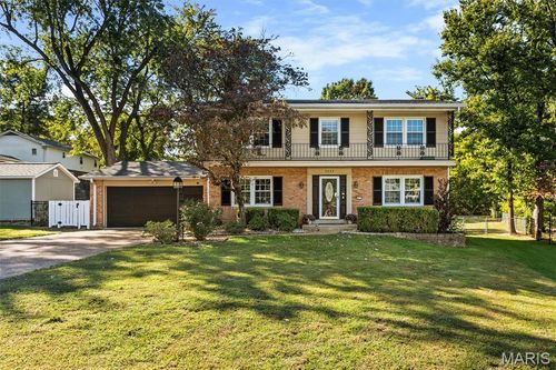 9047 Lowill Ln, Saint Louis, MO, 63126-2912 | Card Image