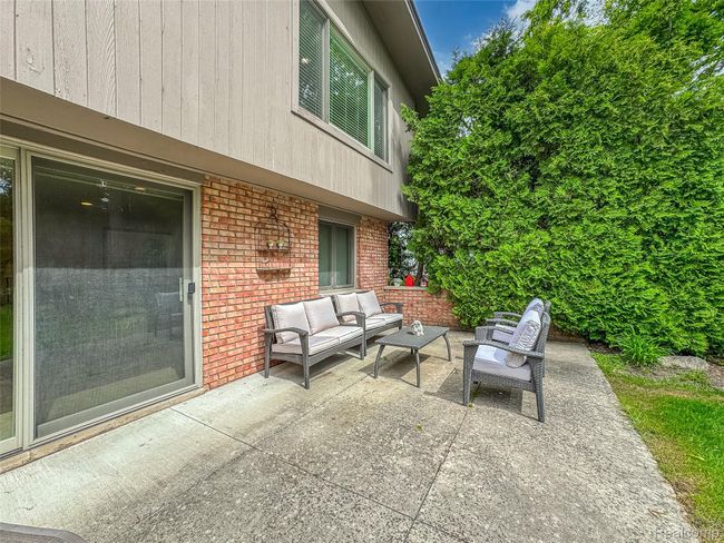 Lower Level Patio | Image 58