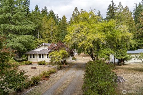 3323 Dorothys Ln, Clinton, WA, 98236-8501 | Card Image