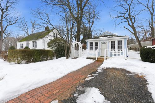 20 Bristol St, Huntington, NY, 11743-4617 | Card Image