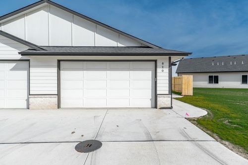 820 S Jay St, Valley Center, KS, 67147-8970 | Card Image