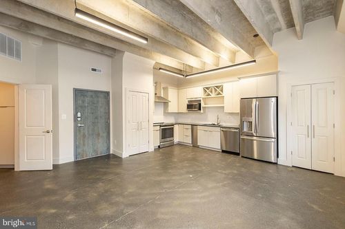 apt-204-15 E Piccadilly St, WINCHESTER, VA, 22601-4889 | Card Image