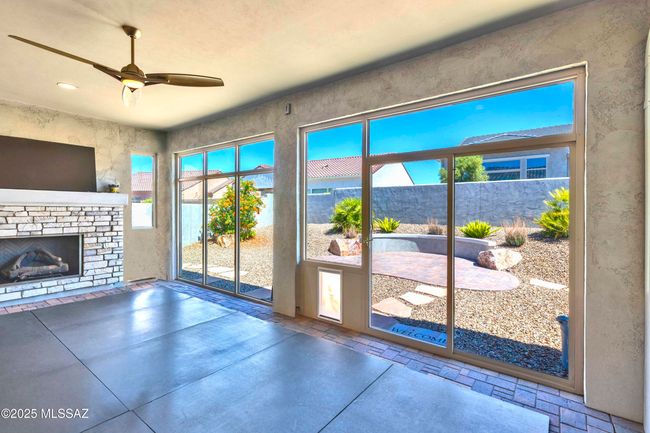 Enclosed Back Patio / Arizona Room | Image 28