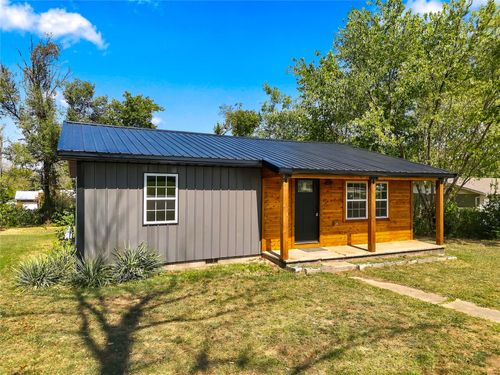 423 W Locust, Stilwell, OK, 74960 | Card Image