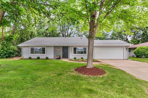 5806 Lacy Rd, Fitchburg, WI, 53711-5117 | Card Image