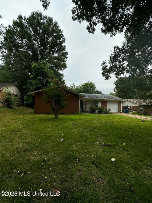 5727 Iroquois Dr, Horn Lake, MS, 38637-9646 | Card Image