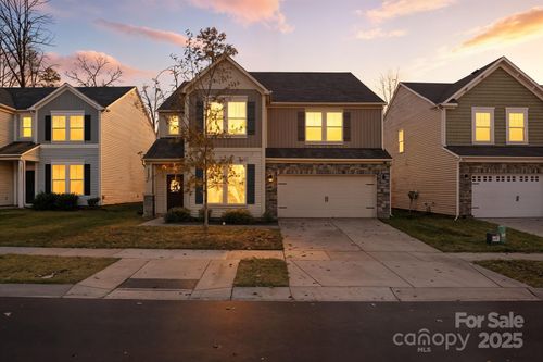 8220 Hudson Forest Dr, Charlotte, NC, 28269-3595 | Card Image