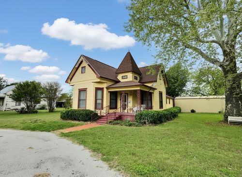 300 S Miller St, Rising Star, TX, 76471-5223 | Card Image