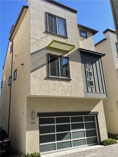 1818 Coastal Way, Costa Mesa, CA, 92627 | Card Image