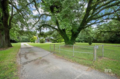 105 N Dobson Ave, Bay Minette, AL, 36507-3164 | Card Image