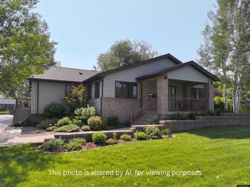 890 N 2nd St, Lander, WY, 82520-2202 | Card Image