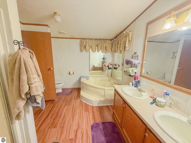 299 Cloverleaf Ln, House other with 3 bedrooms, 2 bathrooms and null parking in Houghton Lake MI | Image 15