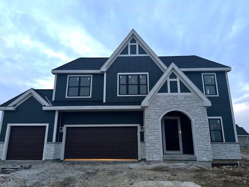 447 Sandstone St, Slinger, WI, 53086-1212 | Card Image