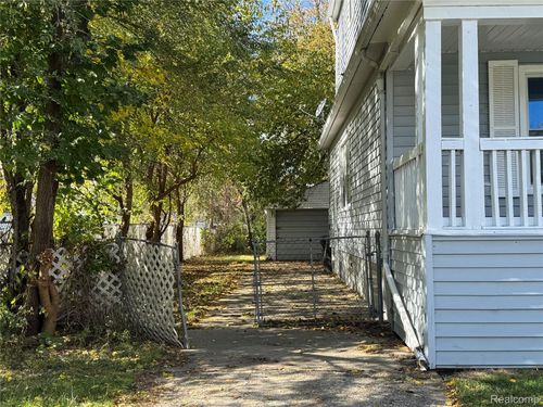 6319 Minock St, Detroit, MI, 48228-3920 | Card Image