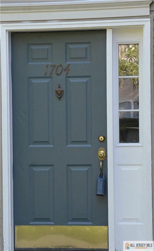 4-1704 Cypress Ln, East Brunswick, NJ, 08816-5276 | Card Image