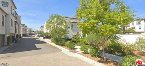 358 Serra St, Camarillo, CA, 93010-7802 | Card Image