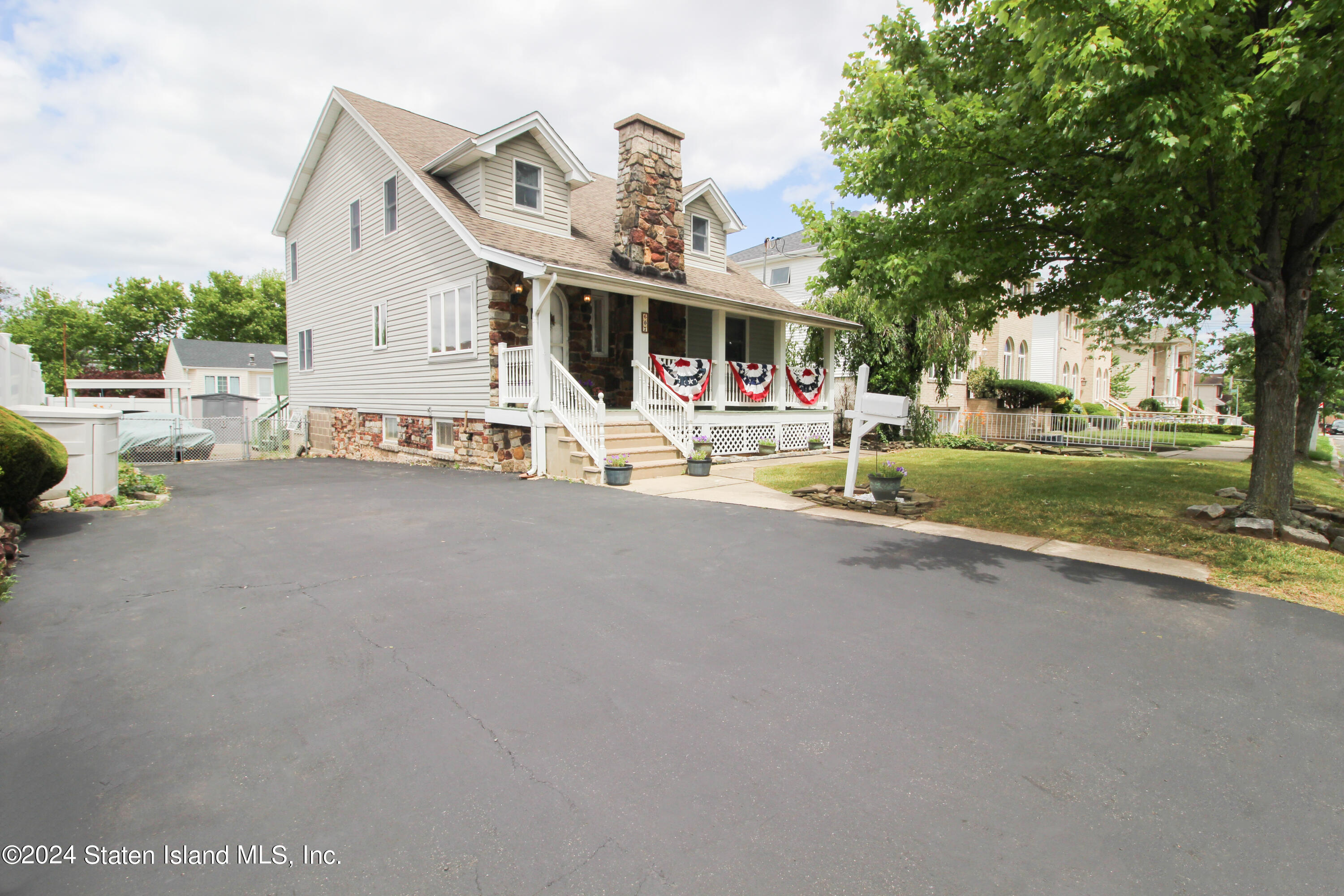 Wilson Ave, Staten Island, NY 10312