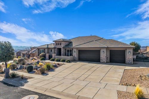 811 N Crown King Ave, Washington, UT, 84780-2650 | Card Image