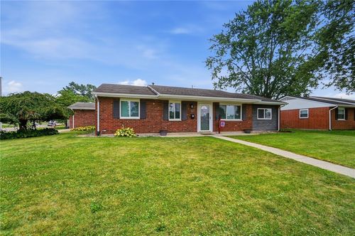 1861 Oklahoma Dr, Xenia, OH, 45385-4427 | Card Image