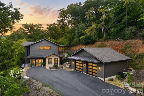 228 Allen Mountain Dr, Black Mountain, NC, 28711-2604 | Card Image