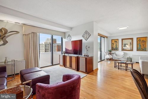611-4141 N Henderson Rd, ARLINGTON, VA, 22203-2418 | Card Image