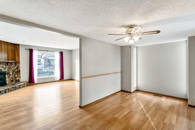 195 Deerbow Circle Se, House other with 3 bedrooms, 3 bathrooms and 2 parking in Calgary AB | Image 9