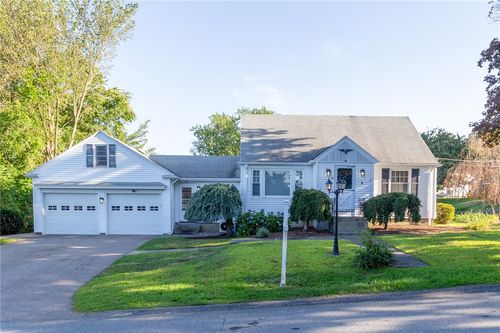 9 Cannon St, Cranston, RI, 02920-2411 | Card Image