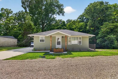 94 Cummins Ct, Celina, TN, 38551-6544 | Card Image