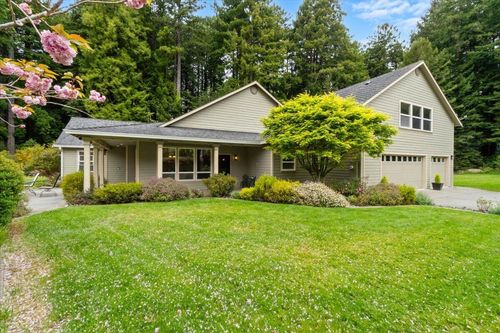 2690 Oneil Ln, Eureka, CA, 95503-4869 | Card Image