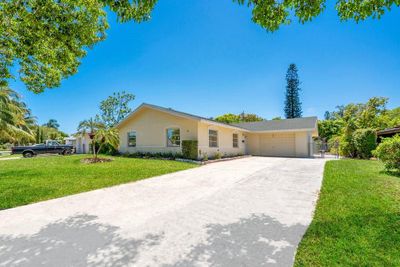 431 Baker Dr, House other with 3 bedrooms, 2 bathrooms and null parking in West Palm Beach FL | Image 1