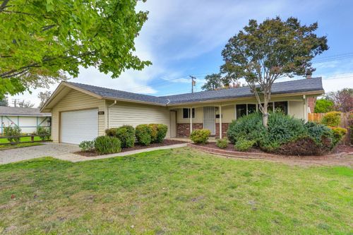 9113 Rosewood Dr, Sacramento, CA, 95826-4526 | Card Image