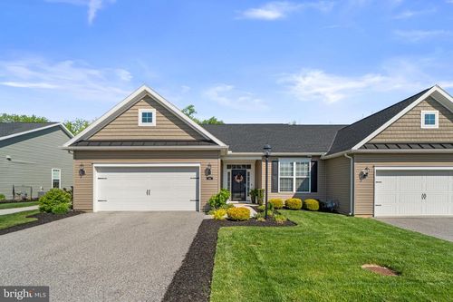 39-636 Cypress Dr, HANOVER, PA, 17331-2636 | Card Image