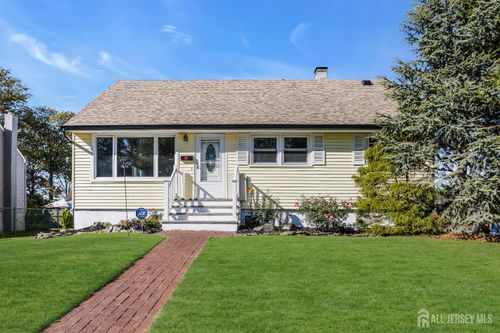 10 Benedict Way, Iselin, NJ, 08830-2420 | Card Image