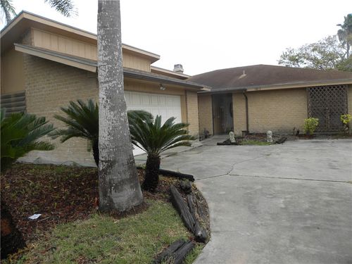 4818 Elmhurst Ln, Corpus Christi, TX, 78413-2427 | Card Image