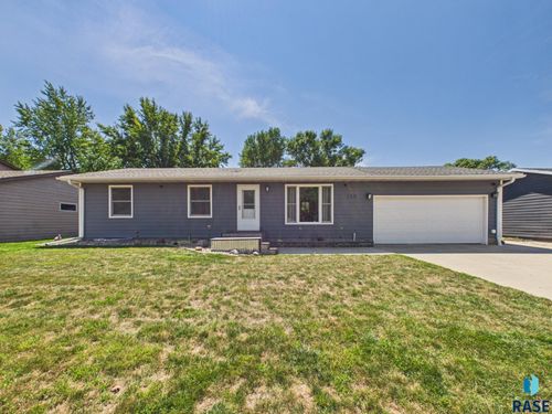 209 W 7th St Street, Hartford, SD, 57033 | Card Image