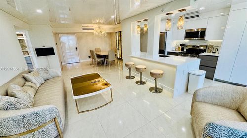 811-210 174th St, Sunny Isles Beach, FL, 33160-3338 | Card Image