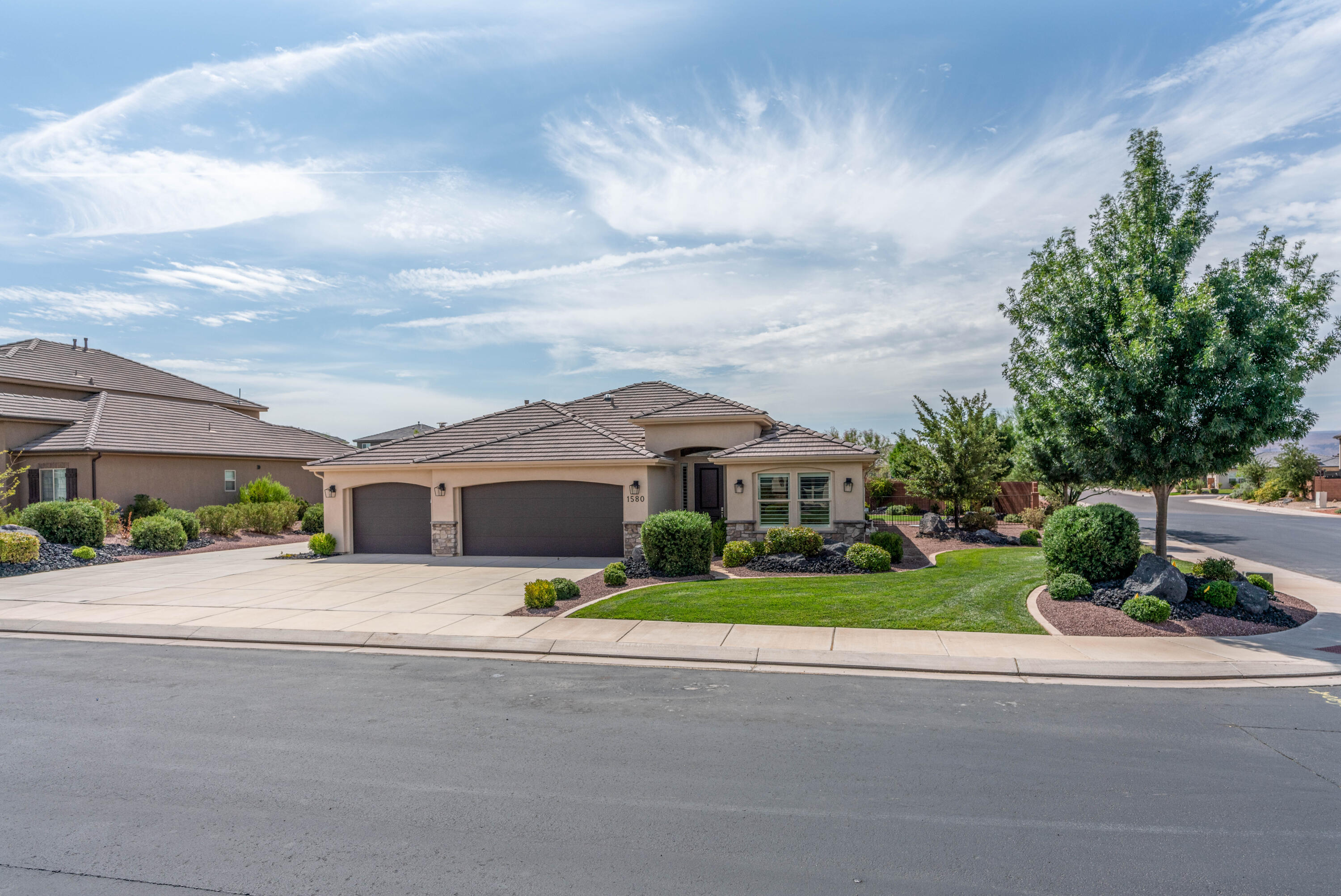 Mokaac Wash Dr, Saint George, UT 84790