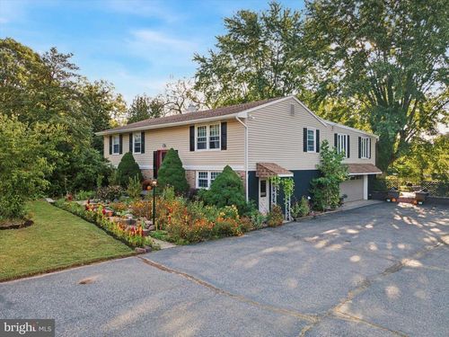 13 Wartman Rd, COLLEGEVILLE, PA, 19426-1718 | Card Image