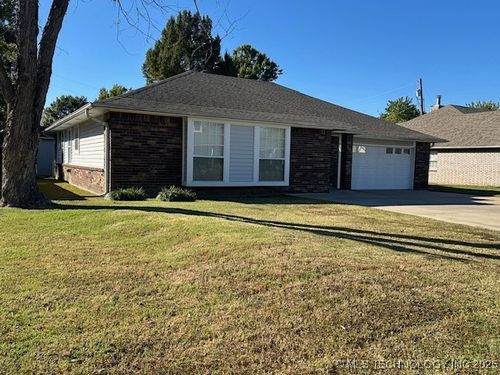 308 Roosevelt Ave, Wagoner, OK, 74467-4807 | Card Image