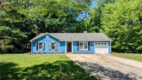 685 Greenhedge Dr, Stone Mountain, GA, 30088-2249 | Card Image